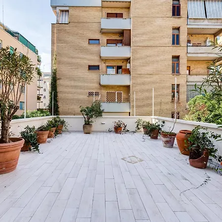 Gianicolo With Terrace Διαμέρισμα *